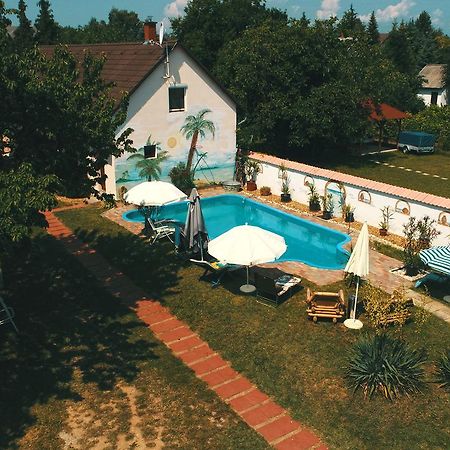 Pension Elisabeth Балатонлелле Экстерьер фото