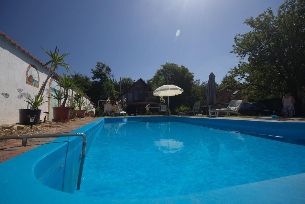 Pension Elisabeth Балатонлелле Экстерьер фото