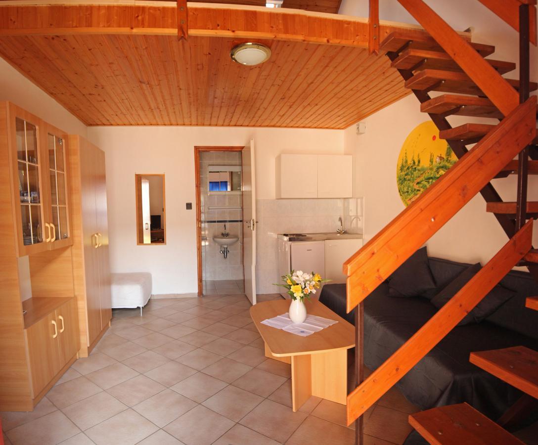 Pension Elisabeth Балатонлелле Экстерьер фото