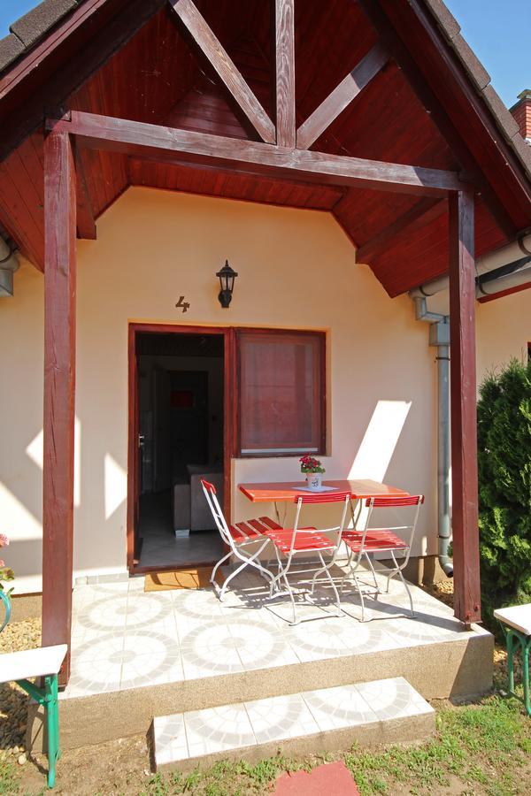 Pension Elisabeth Балатонлелле Экстерьер фото