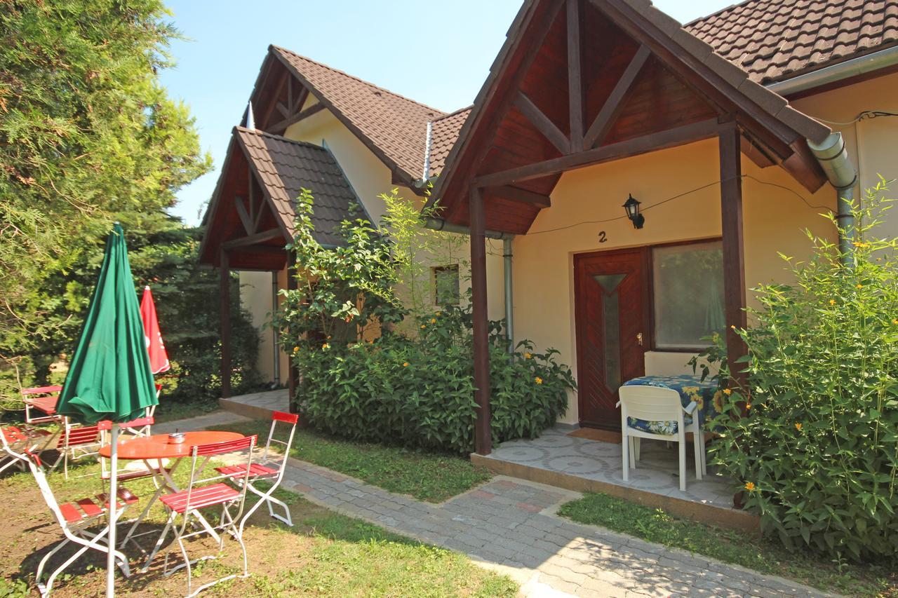 Pension Elisabeth Балатонлелле Экстерьер фото