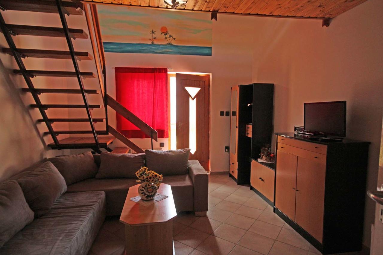 Pension Elisabeth Балатонлелле Экстерьер фото