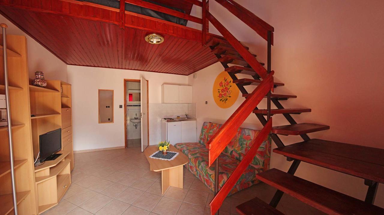 Pension Elisabeth Балатонлелле Экстерьер фото